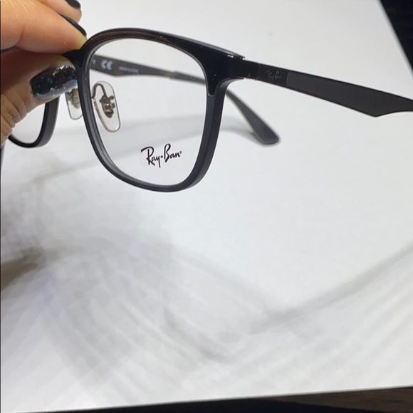 New black frame glasses - Picture 2 of 5